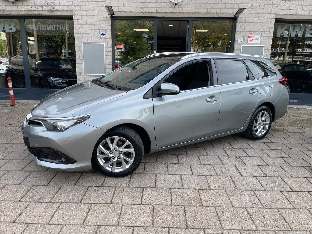 Foto 34 van Toyota Auris Touring Sports 1.2T Business Pano Trekhaak Navi