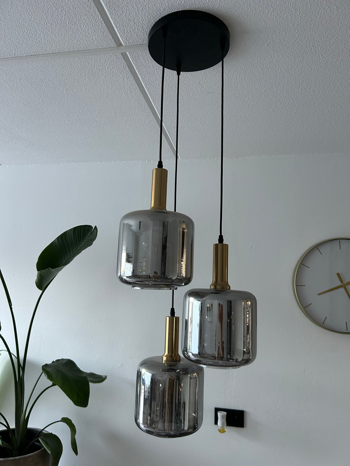 Moderne hanglamp zwart/goud met smoke glas - 3 lichts, Huis en Inrichting, Lampen | Hanglampen, Ophalen, Gebruikt, Glas, E27 (groot)