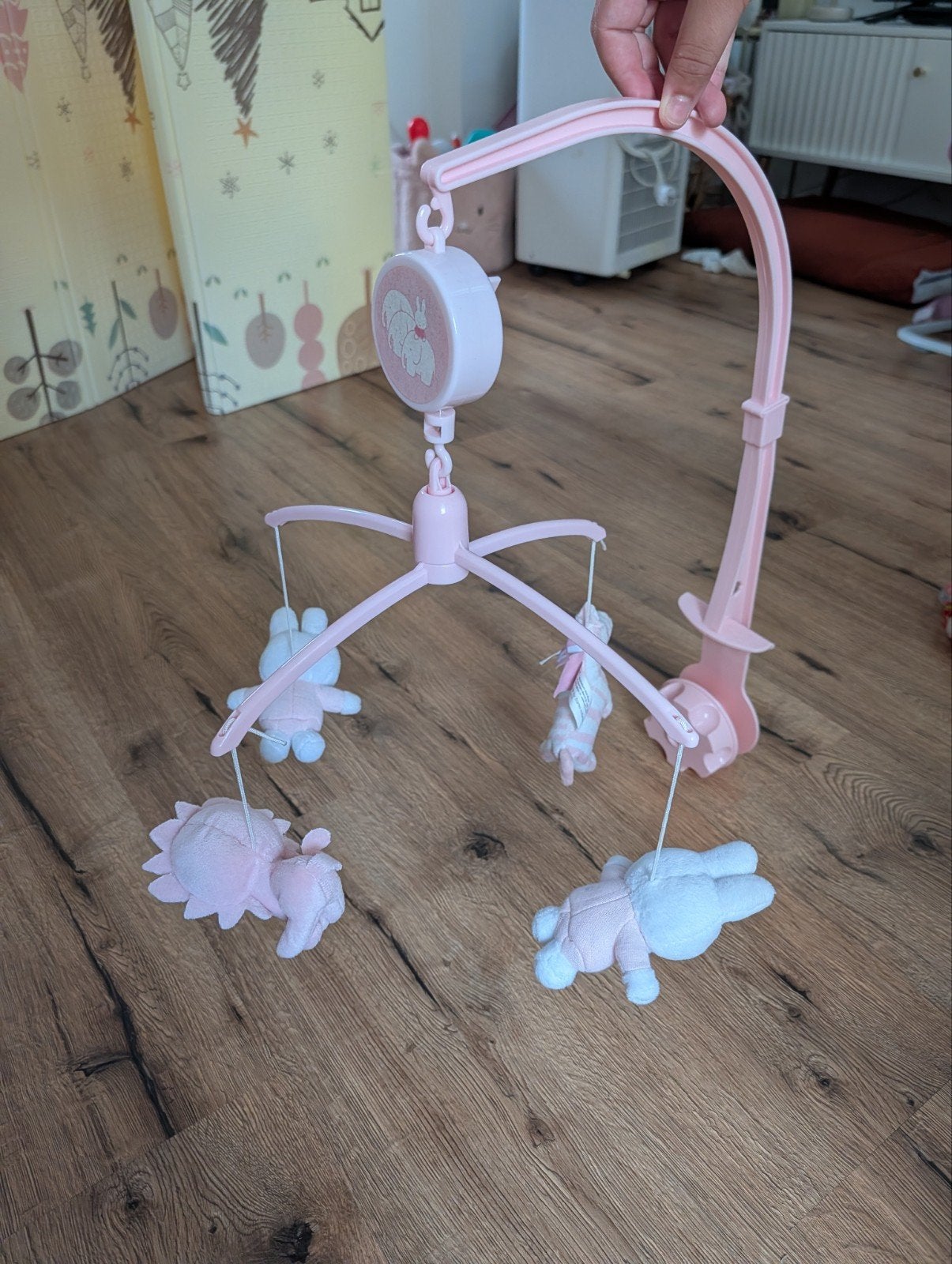 Roze boxmobiel met leuke melodie in goede staat, Ophalen, Zo goed als nieuw, Mobiel, Met geluid