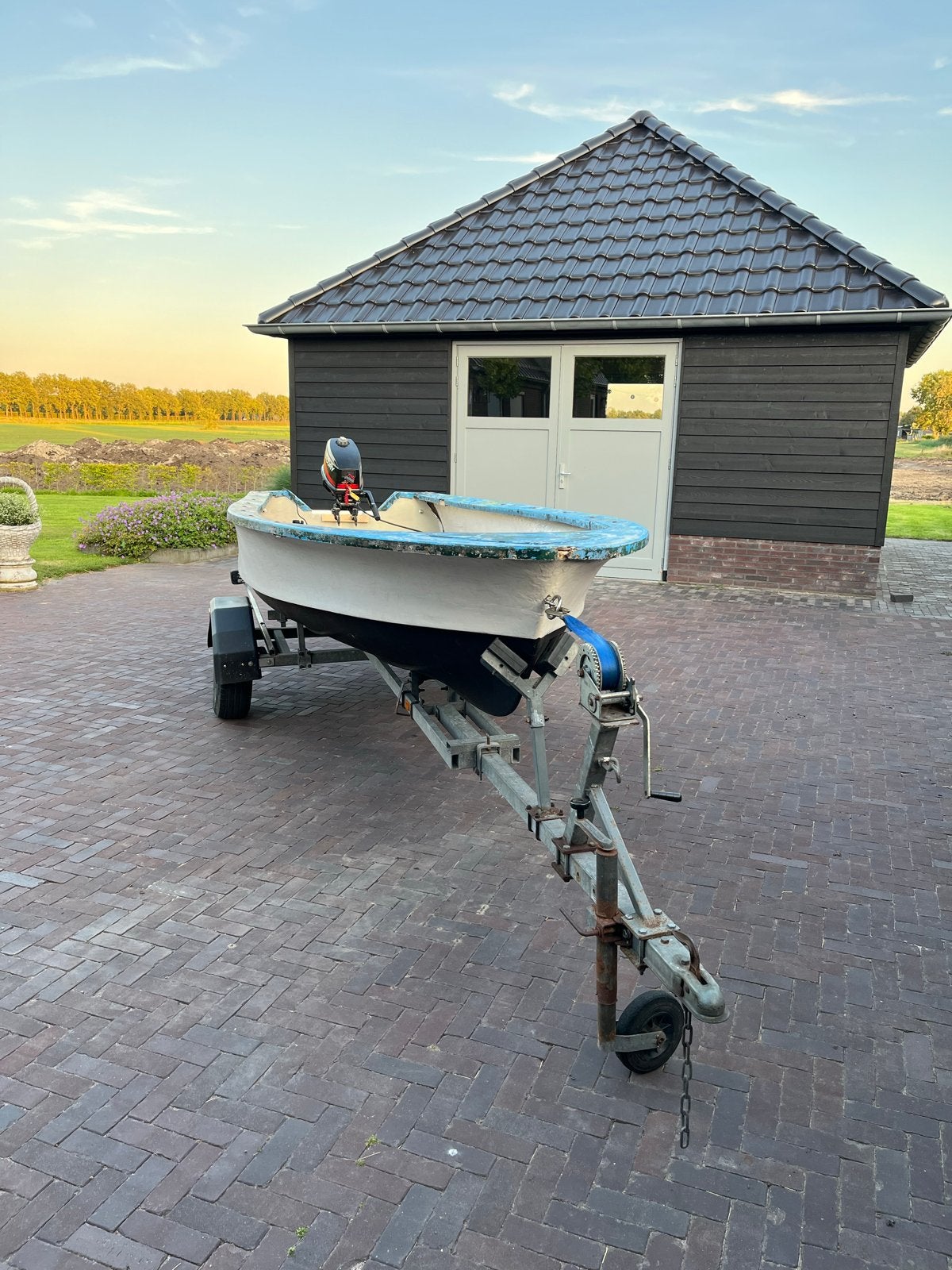 Sloep 4m met 4pk Mercury 2-takt en kanteltrailer, Ophalen, Gebruikt, Motor en Techniek, Motorboot