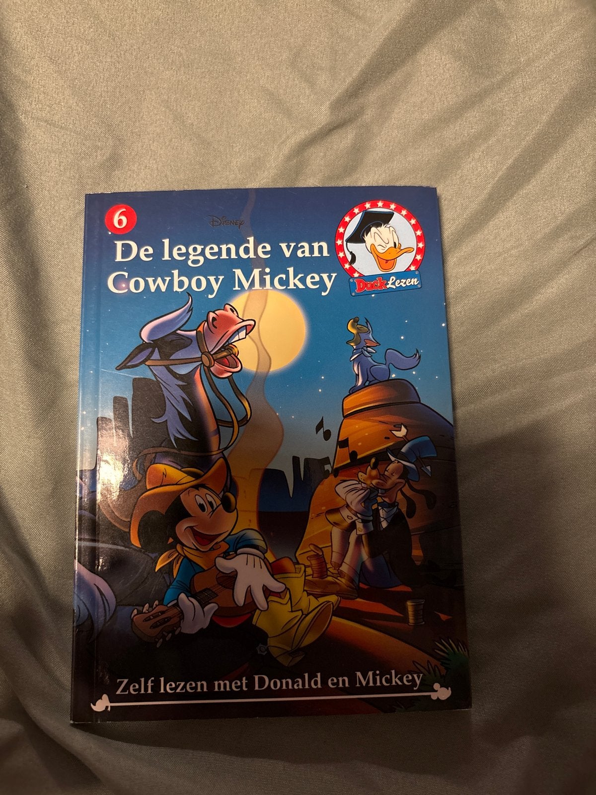 De legende van Cowboy Mickey - Disney Boek, Ophalen of Verzenden, Gelezen, 2 tot 3 jaar