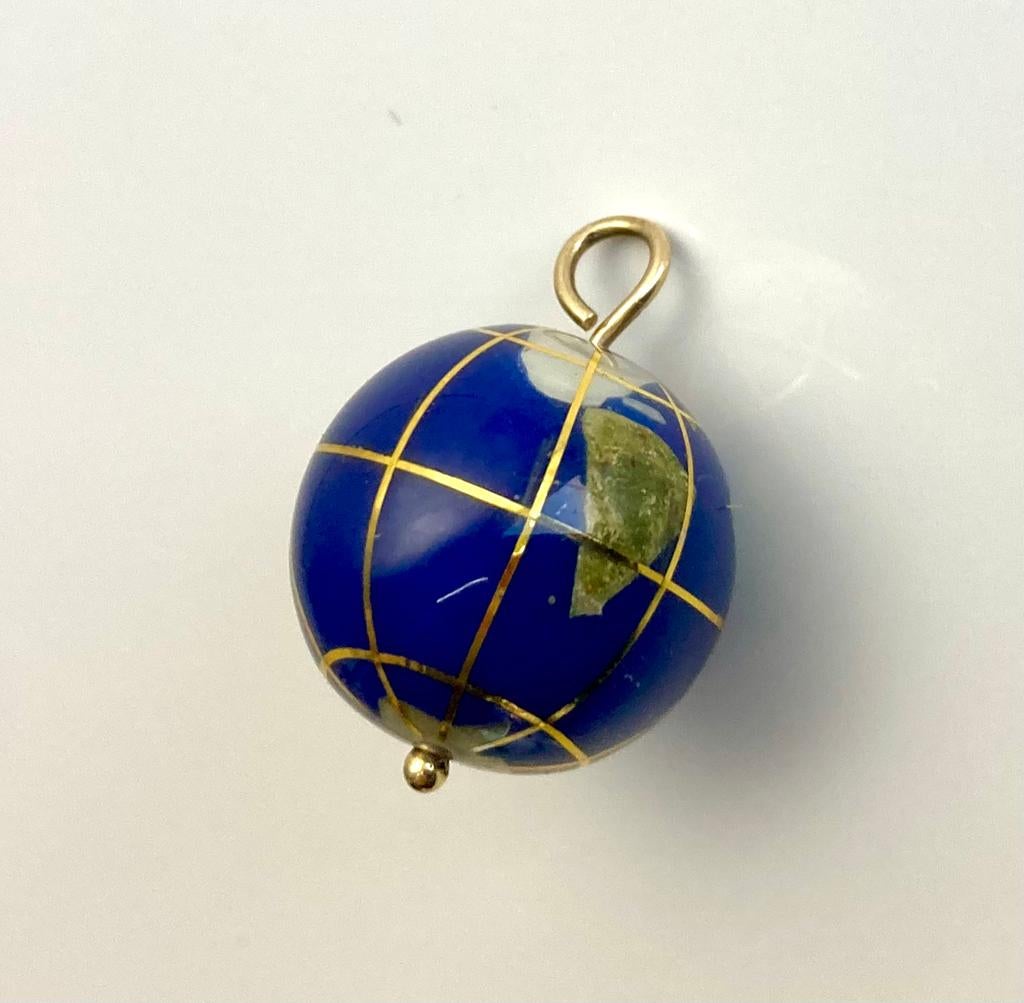 Wereldbol hanger emaille en goud, Overige voorstellingen, Blauw, ., Ophalen of Verzenden