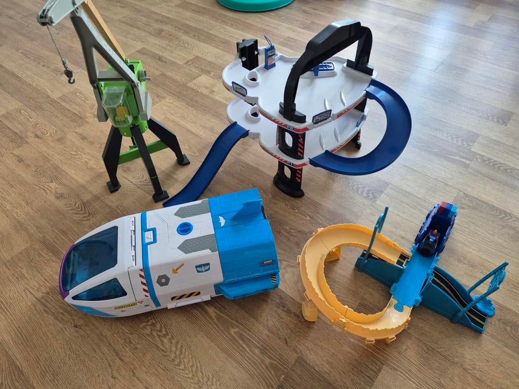 Speelgoedset met kraan, garage, ruimteschip en racebaan, Ophalen