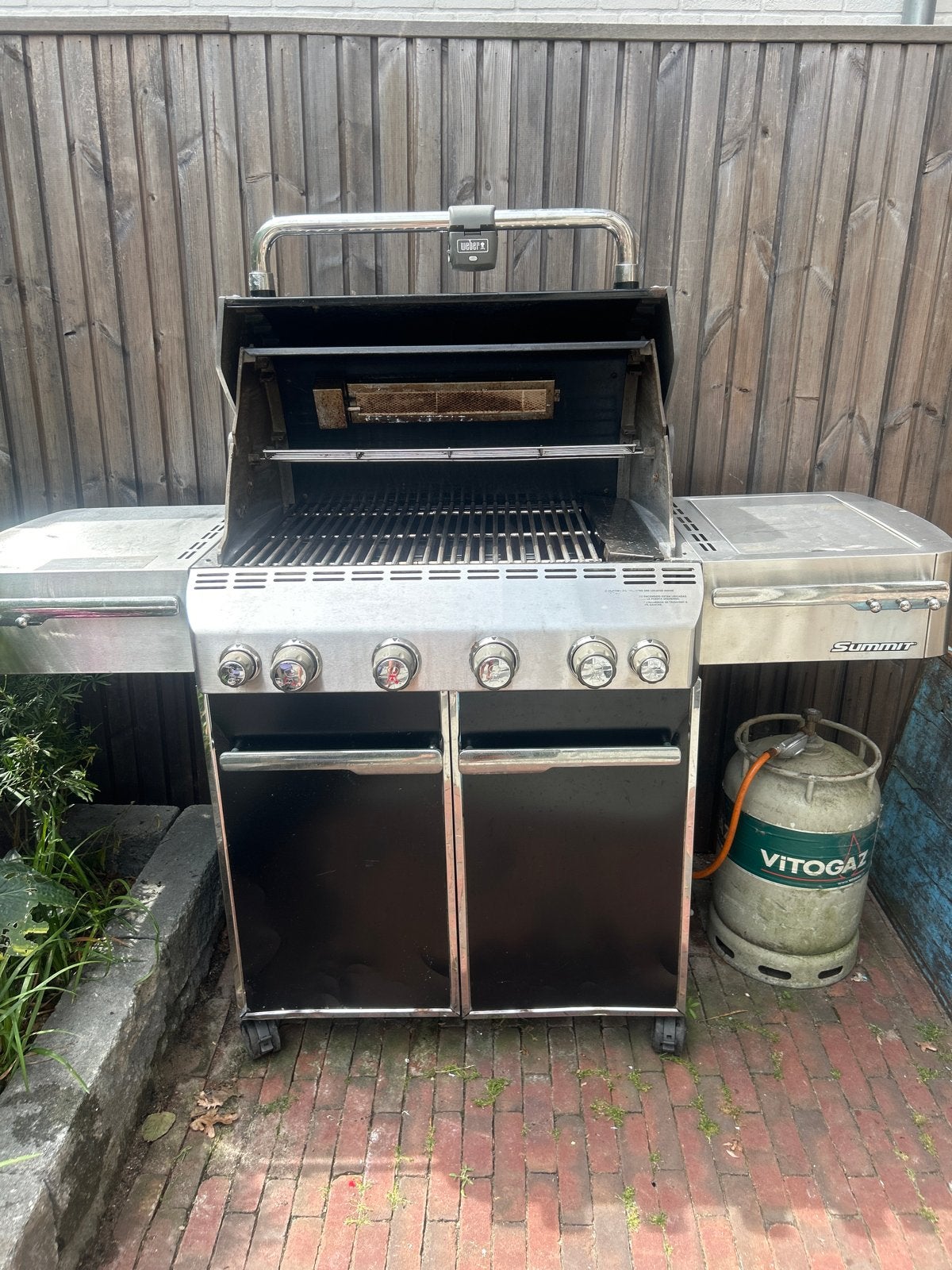 Weber Summit Gasbarbecue - Topkwaliteit voor buiten koken, Ophalen, Gebruikt