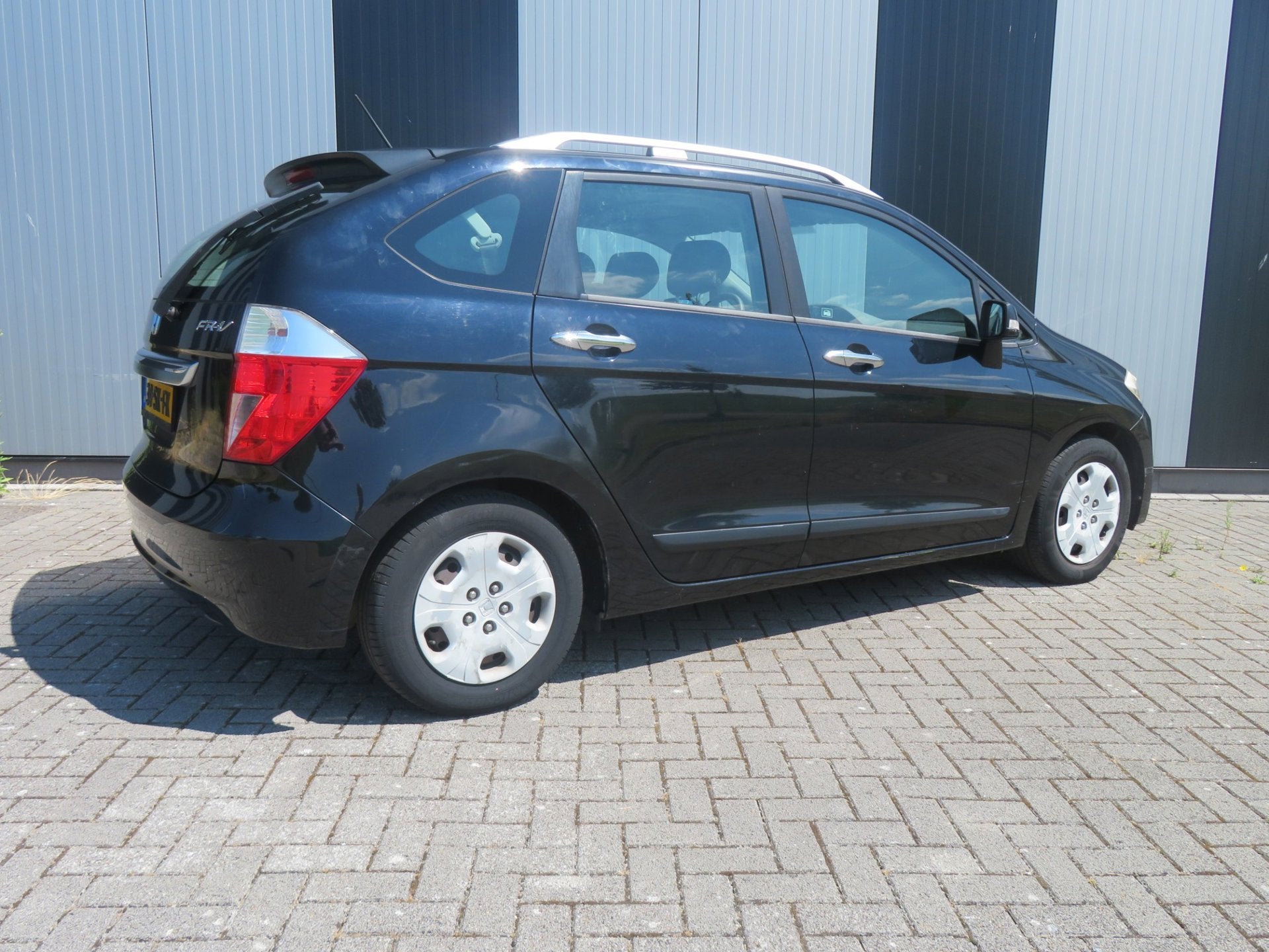 Honda FR-V 1.7i, Auto's, Dealer onderhouden, Gebruikt, Zwart, 4 cilinders