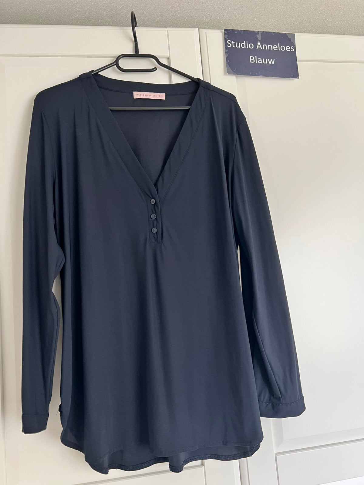 Studio anneloes evi blouse L donkerblauw travelstof, Blauw, Maat 42/44 (L), Ophalen of Verzenden, Zo goed als nieuw