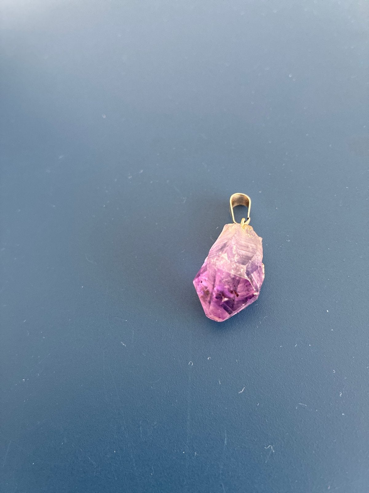 Amethist hanger ruw - Natuurlijke edelsteen, Ophalen of Verzenden, Zo goed als nieuw