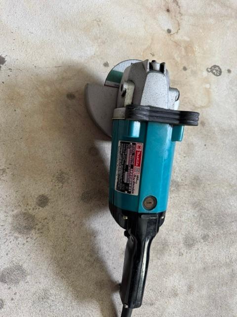 Makita 9607 HB Haakse slijper 180 mm, Ophalen of Verzenden, Gebruikt, 1000 watt of meer, Haakse handslijpmachine