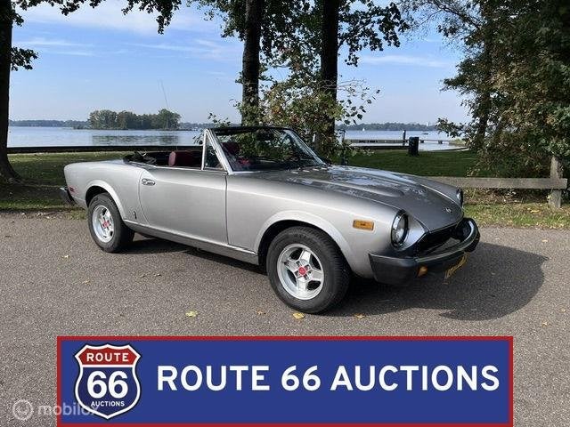 Fiat Spider 2000 | 1981 | Route 66 Auctions, Auto's, Overige carrosserieën, Zwart, Bedrijf, Handgeschakeld