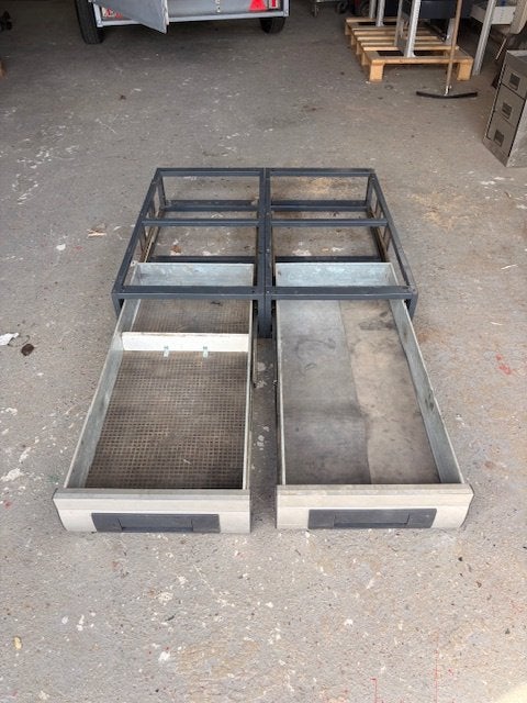 BOTT Vloerlade (2555) L103 B105 H20 €399, Ophalen, Zo goed als nieuw, Info@laaiin.nl, Laaiin