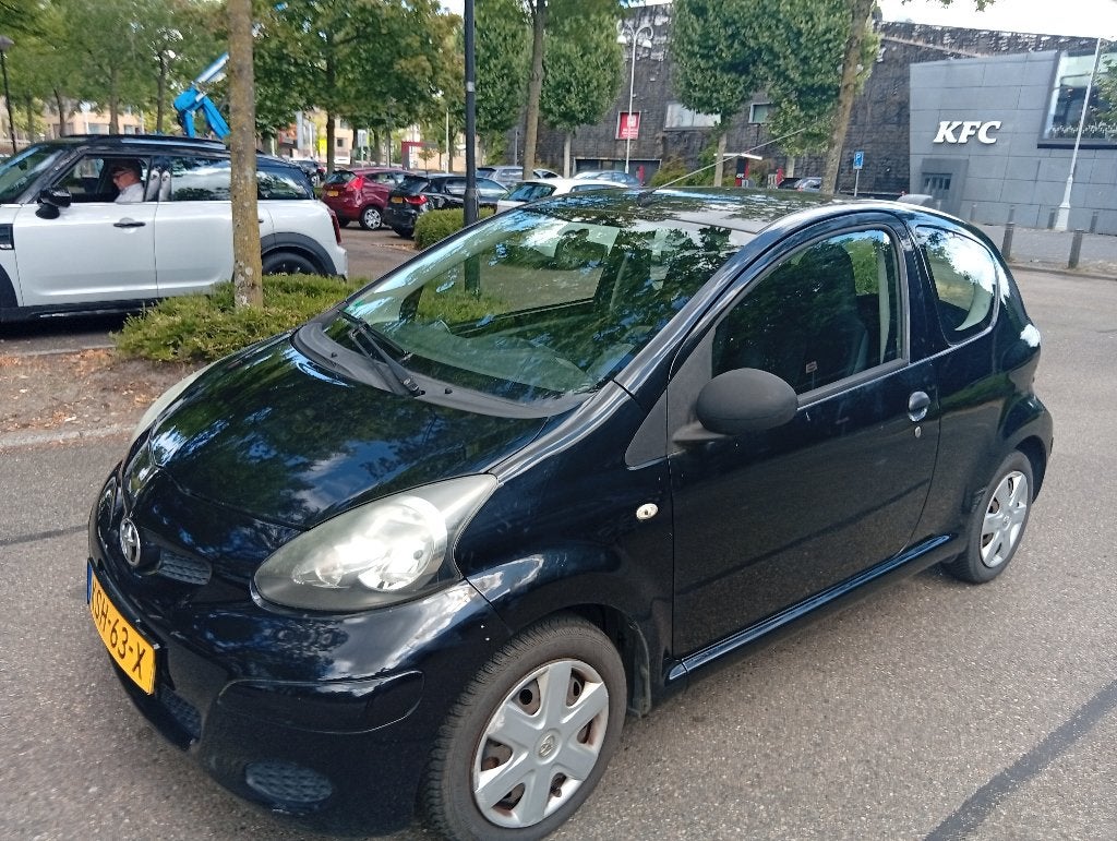 Toyota Aygo 1.0 12V Vvt-i 3DRS MMT 2009 Zwart, Voorwielaandrijving, Stof, Zwart, 4 stoelen