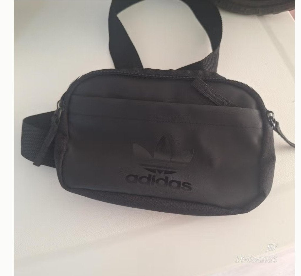 Schoudertasje Adidas black, Ophalen of Verzenden, Zo goed als nieuw, Zwart, Overige merken
