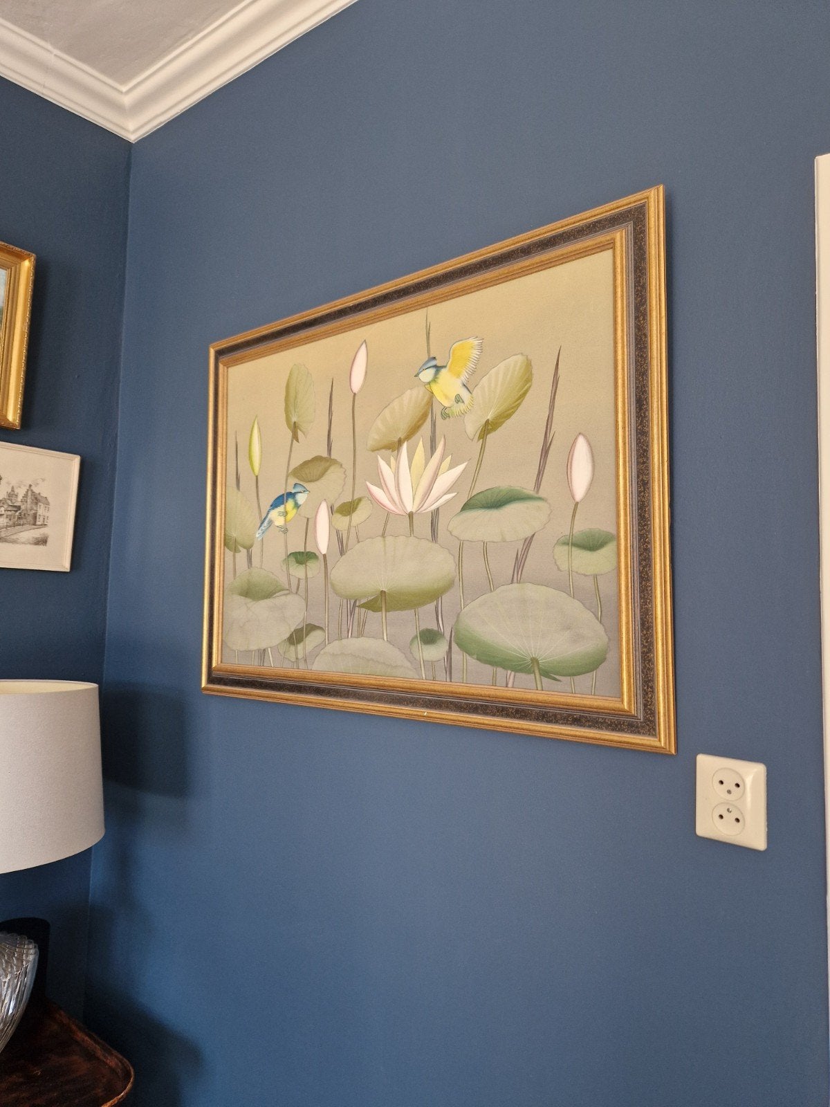 Prachtig schilderij: Vogels en waterlelies op linnendoek, Antiek en Kunst, Bijzondere lijst, Doek, Olieverf, Klassiek