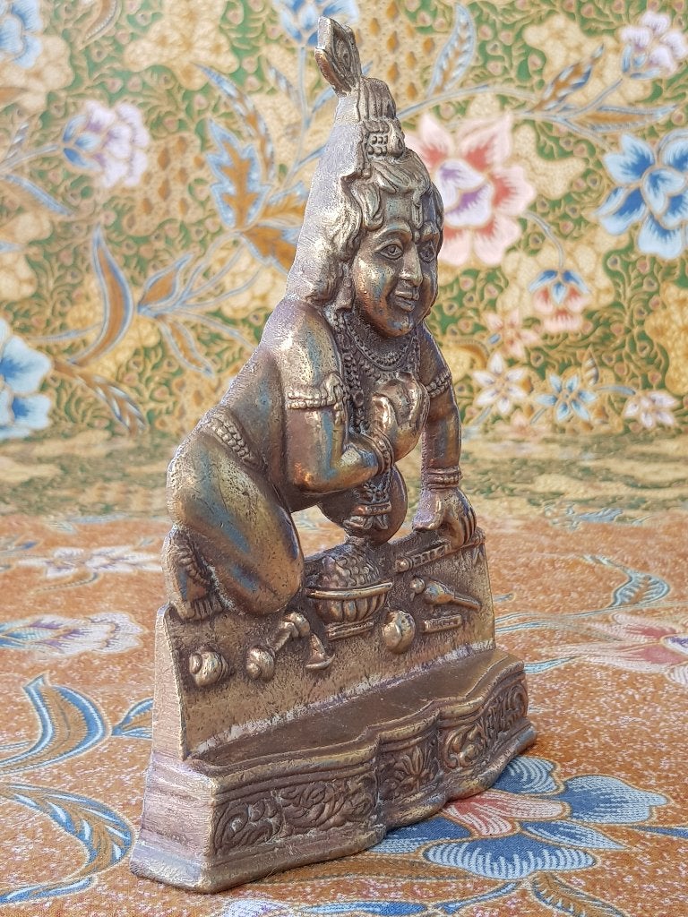 Oud koper beeldje uit India van een jonge Krishna 16,2 cm., Goud, India, Handgemaakt, Ophalen of Verzenden