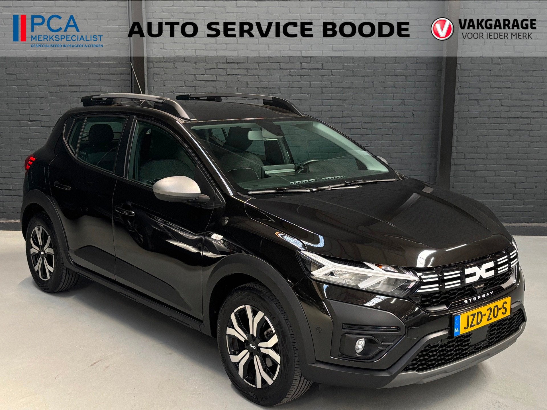 Dacia Sandero Stepway 1.0 TCe (90 pk) Comfort automaat - cam, Auto's, Stof, Gebruikt, Euro 6, Zwart