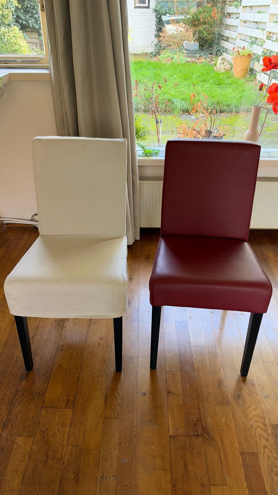 Twee eetkamerstoelen: rood leer met hoes, Ophalen, Gebruikt, Twee, Overige kleuren