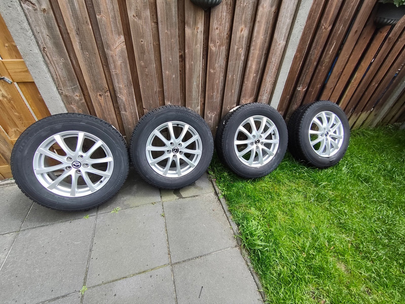 Mazda 17 inch wielen velgen set Bridgestone Blizzak bande, Auto-onderdelen, Banden en Velgen, Ophalen, Banden en Velgen, 17 inch