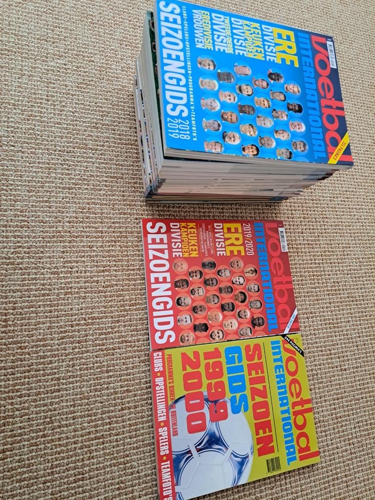 Voetbal international, Boeken, Ophalen, Zo goed als nieuw, Balsport