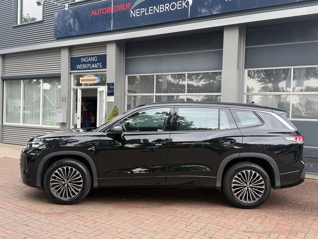 Volkswagen Tayron 1.5 eHybrid Life Edition Bj 2025 km 25.000, Auto's, Stof, 4 cilinders, 1848 kg, Zwart