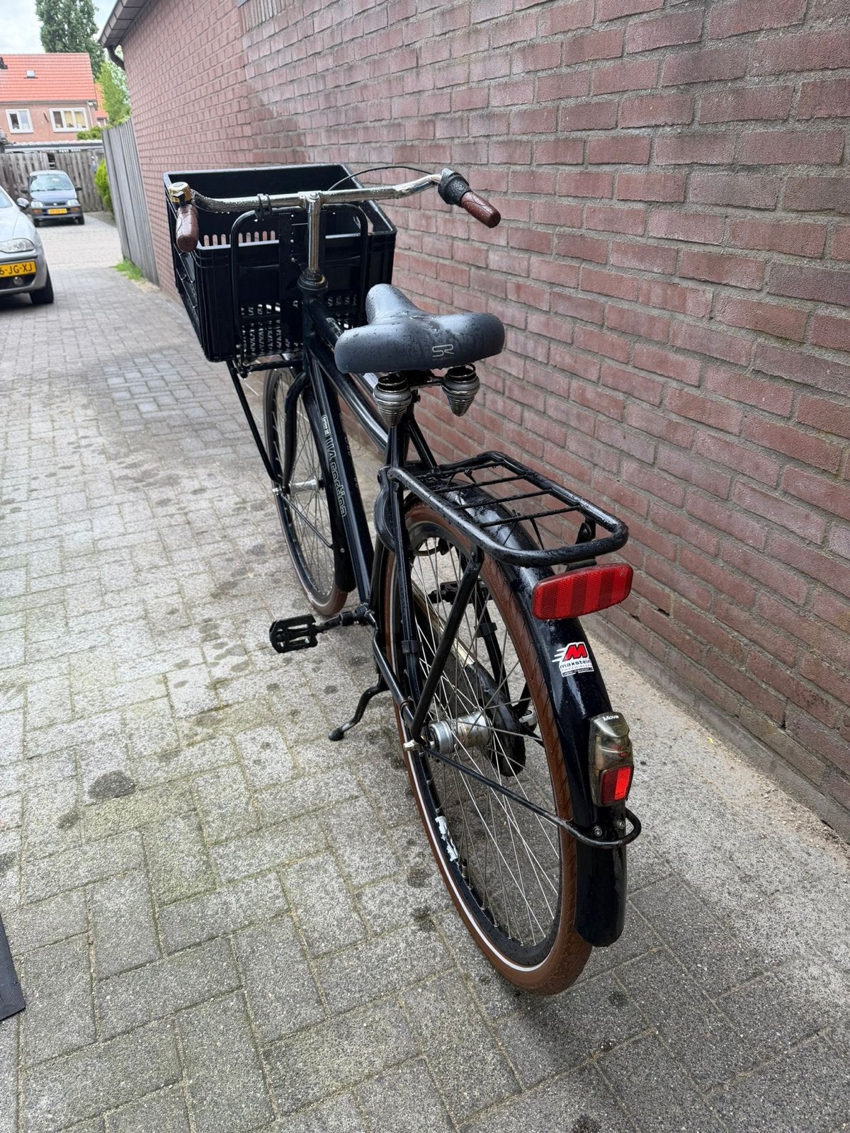 Zwarte transportfiets met krat en bagagedrager, Terugtraprem, Versnellingen, Ophalen, Overige merken