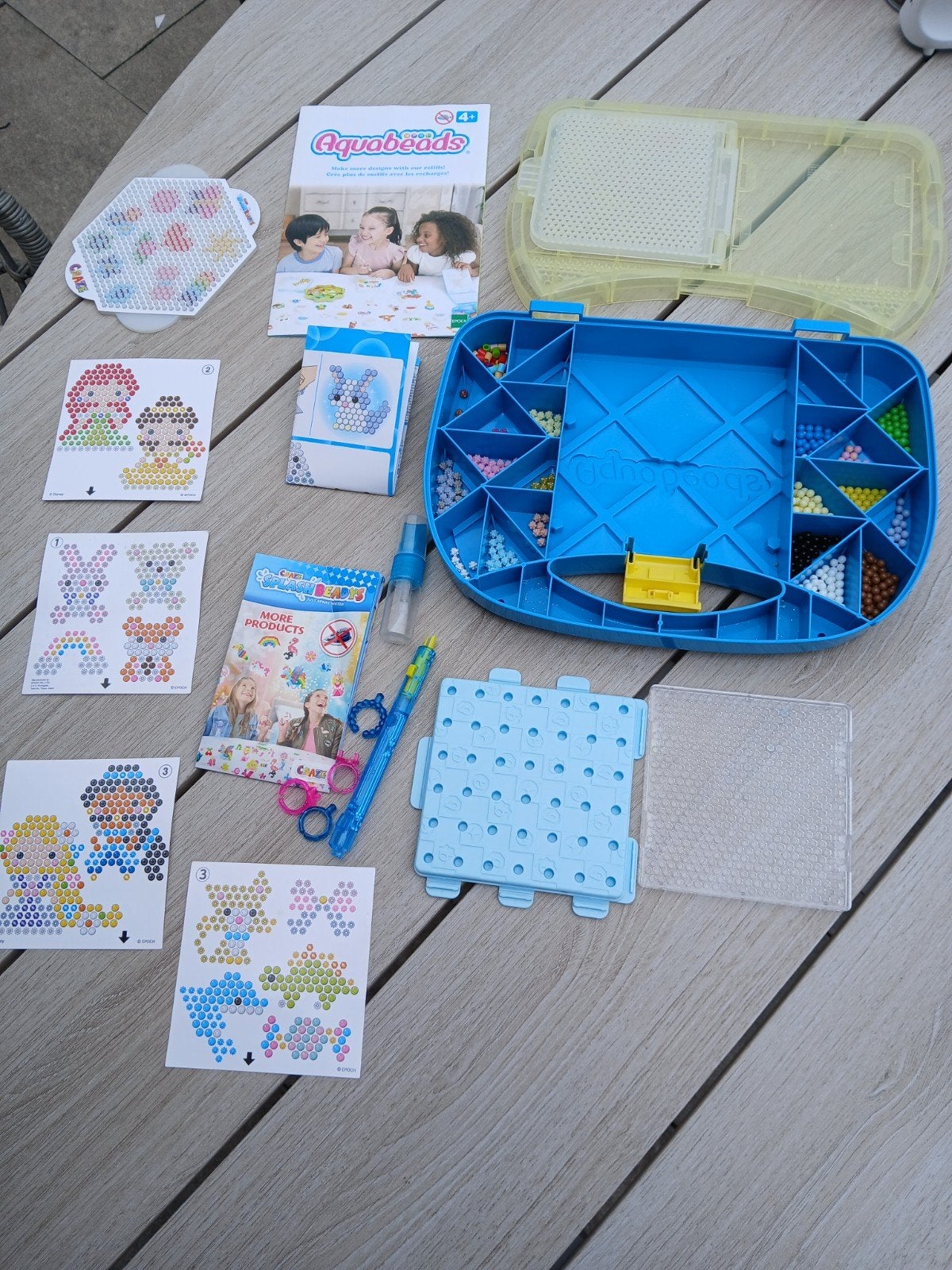 Aquabeads set met veel accessoires, Ophalen of Verzenden, Gebruikt, Knutselen