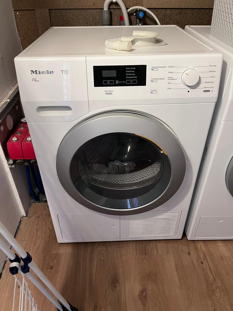 Miele wasmachine en droger, Witgoed en Apparatuur, Wasmachines, Zo goed als nieuw, 85 tot 90 cm, 1200 tot 1600 toeren, Ophalen