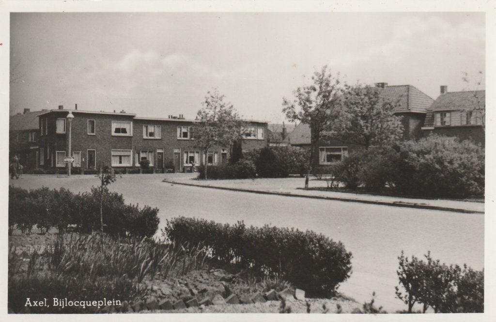 AXEL Bijlocqueplein 1951, Verzamelen, Ansichtkaarten | Nederland, Verzenden, 1940 tot 1960, Gelopen, Zeeland
