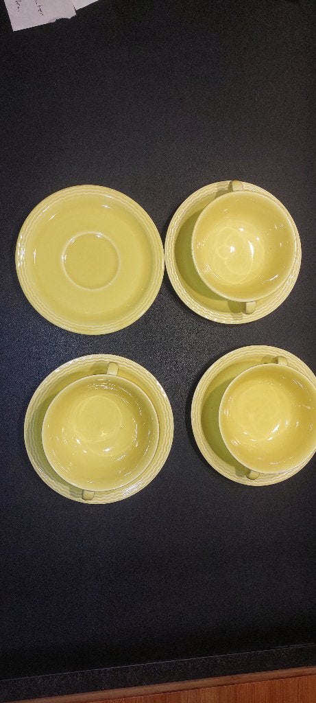 Villeroy Boch soepkom en schotel mosterd geel ( jaren 50), Gebruikt, Villeroy & Boch, Vintage, Ophalen of Verzenden