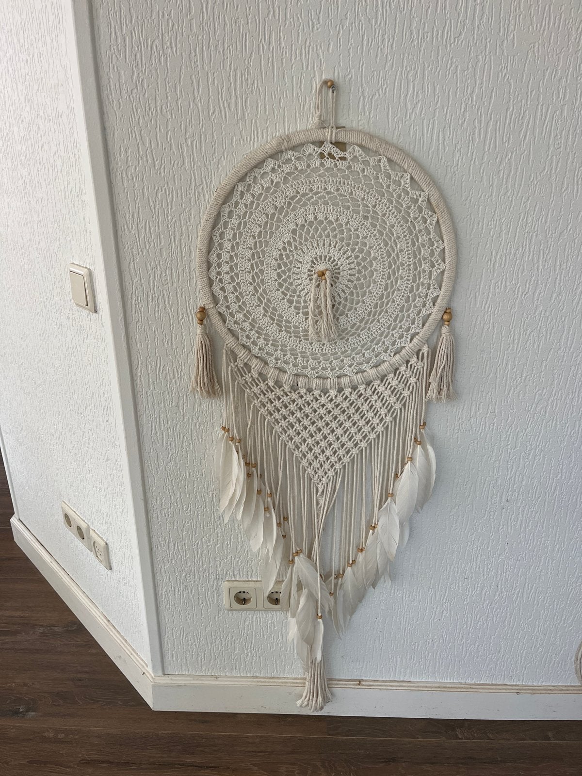 Handgemaakte Dromenvanger met Macramé en Veren, Boho, Ophalen of Verzenden, Zo goed als nieuw, Wit