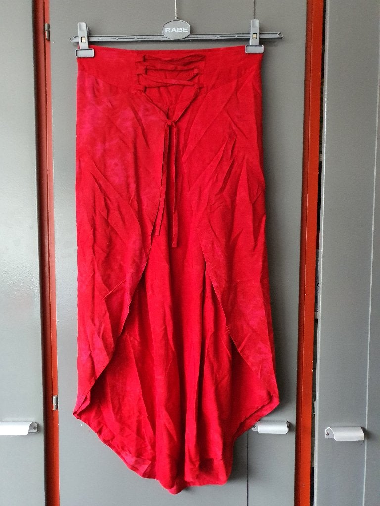 Heart lange rode rok M – statement piece, Kleding | Dames, Ophalen of Verzenden, Zo goed als nieuw, Rood, Onder de knie