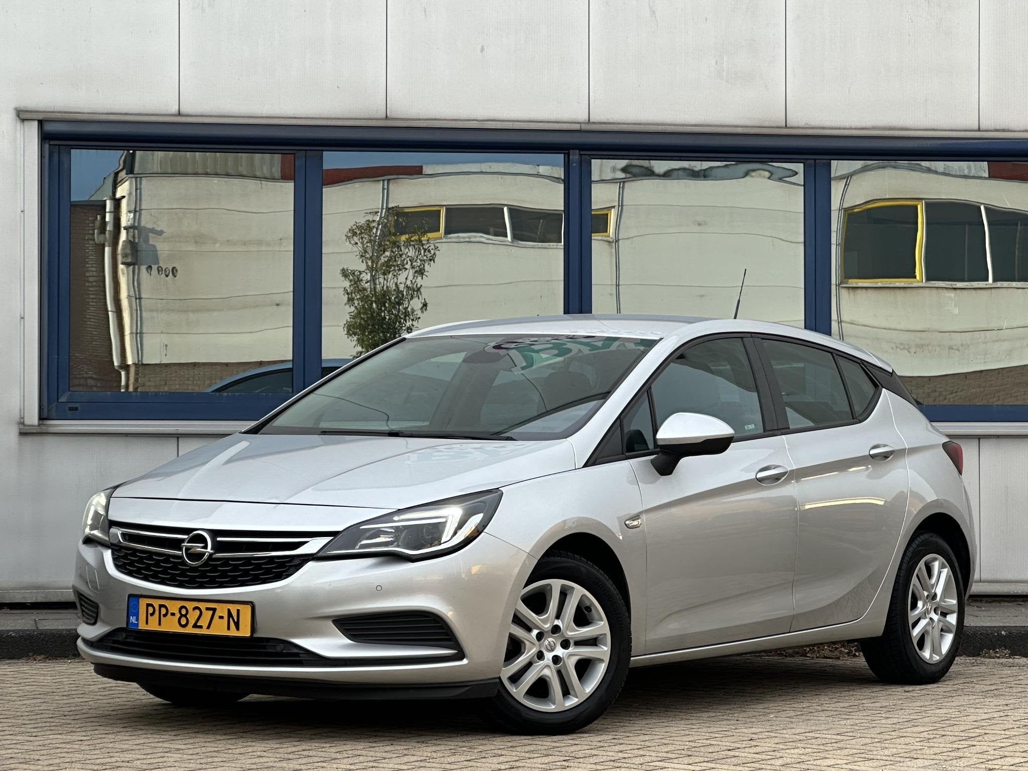 Opel Astra 1.0 Online Edition, Auto's, Opel, Stof, Gebruikt, 610 kg, 23 km/l
