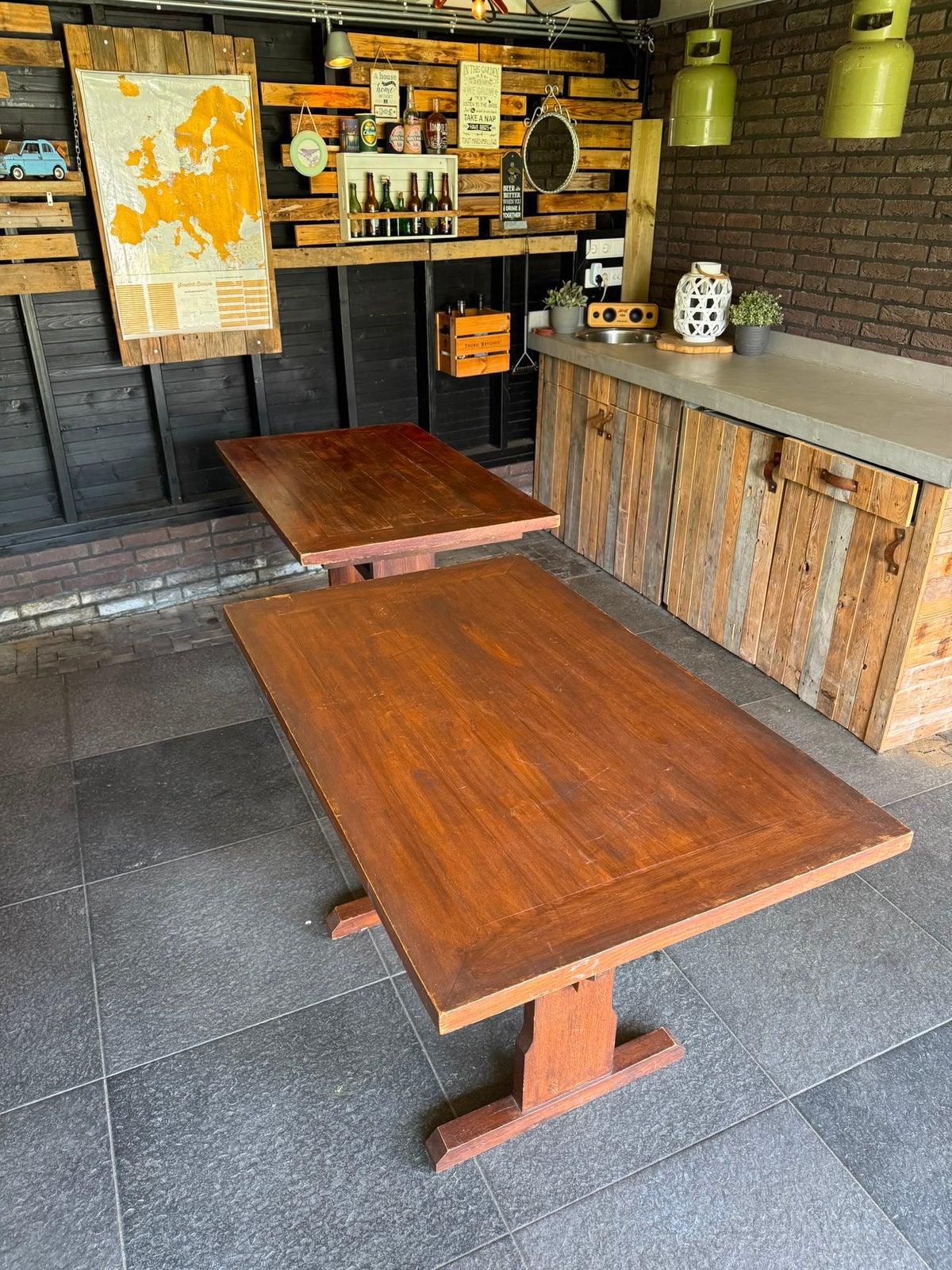 Cafè tafels, Ophalen