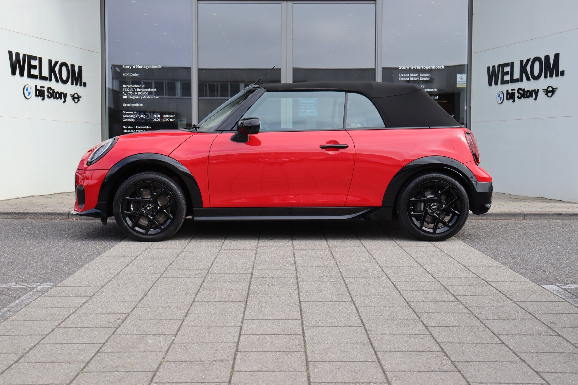 MINI Cabrio Cooper C Automaat / John Cooper Works / Pakket X, Auto's, 15 km/l, Zwart, Cabriolet, 4 stoelen