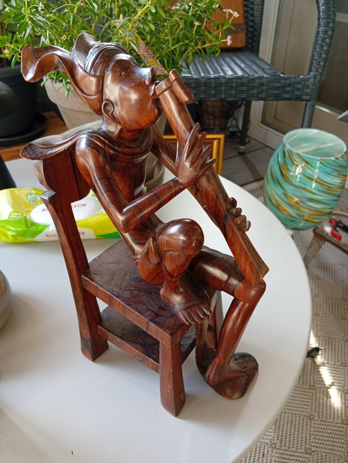 Houten beeldje van fluitspelende figuur, Antiek en Kunst, Ophalen of Verzenden