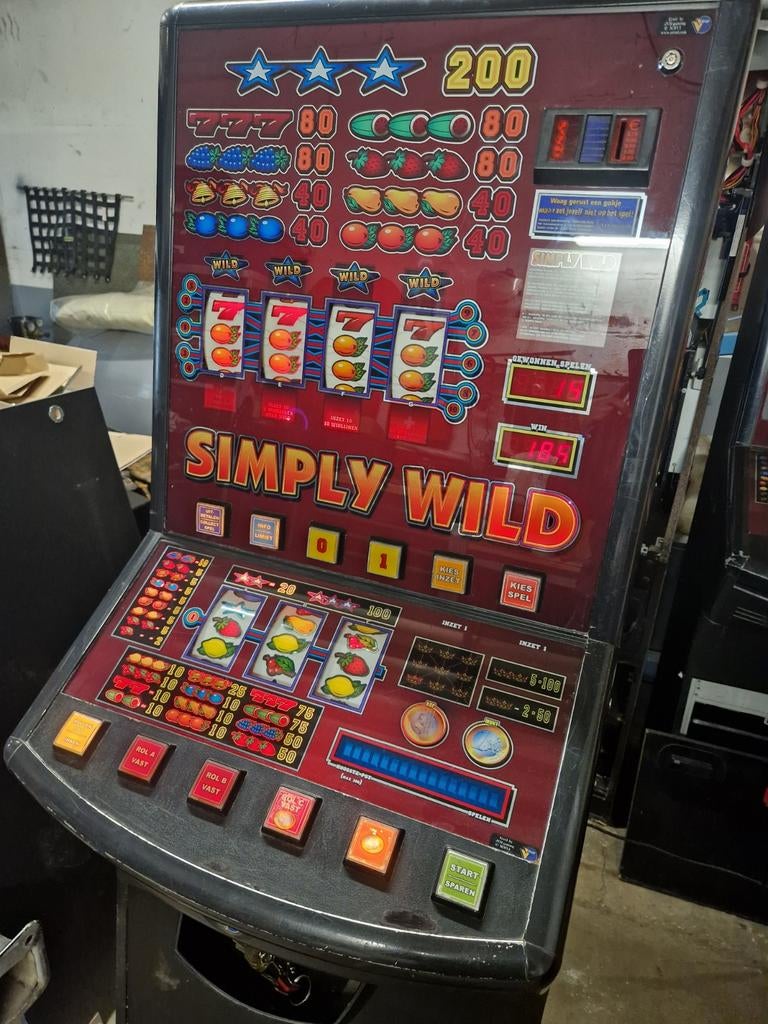 Simply wild, Verzamelen, Automaten | Gokkasten en Fruitautomaten, Euro, Ophalen, Gebruikt, Met sleutels