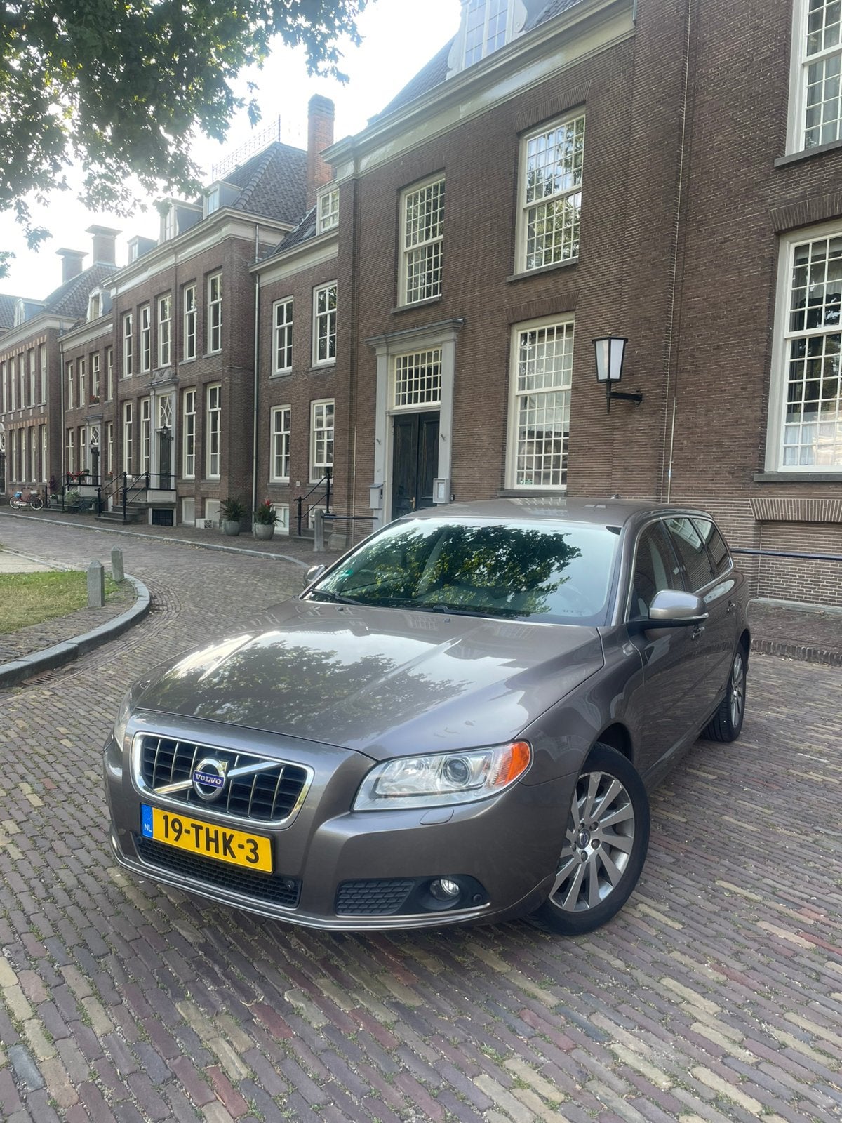 Volvo V70 1.6 T4 • 2012 • NAP 165.800km • APK • onderhouden, Auto's, Stationwagon, Handgeschakeld, Grijs, Particulier