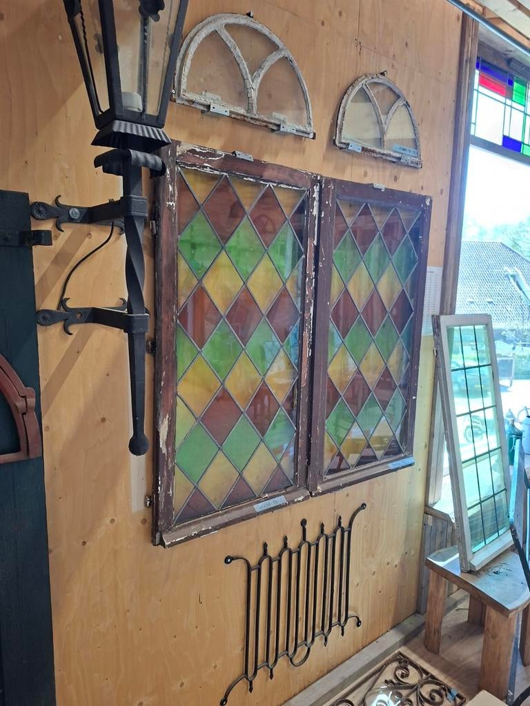 Grote voorraad gebruikte glas in lood ramen en deuren, Doe-het-zelf en Verbouw, Glas en Ramen, Ophalen, Glas in lood