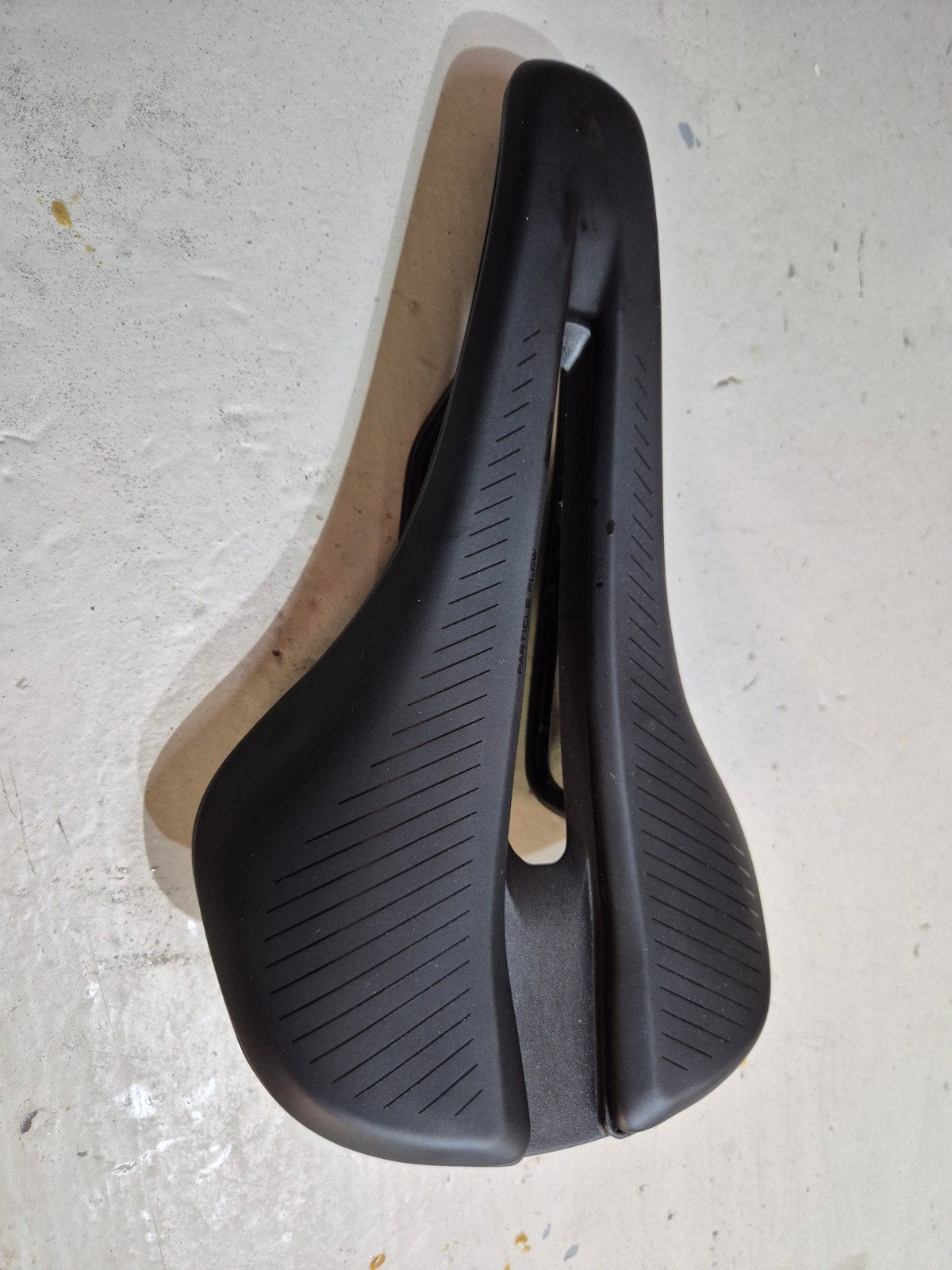Giant Zadel - 145mm breed, 24cm lang - Goede staat, Fietsen en Brommers, Fietsonderdelen, Verzenden, Gravelbike, Zadel, Giant