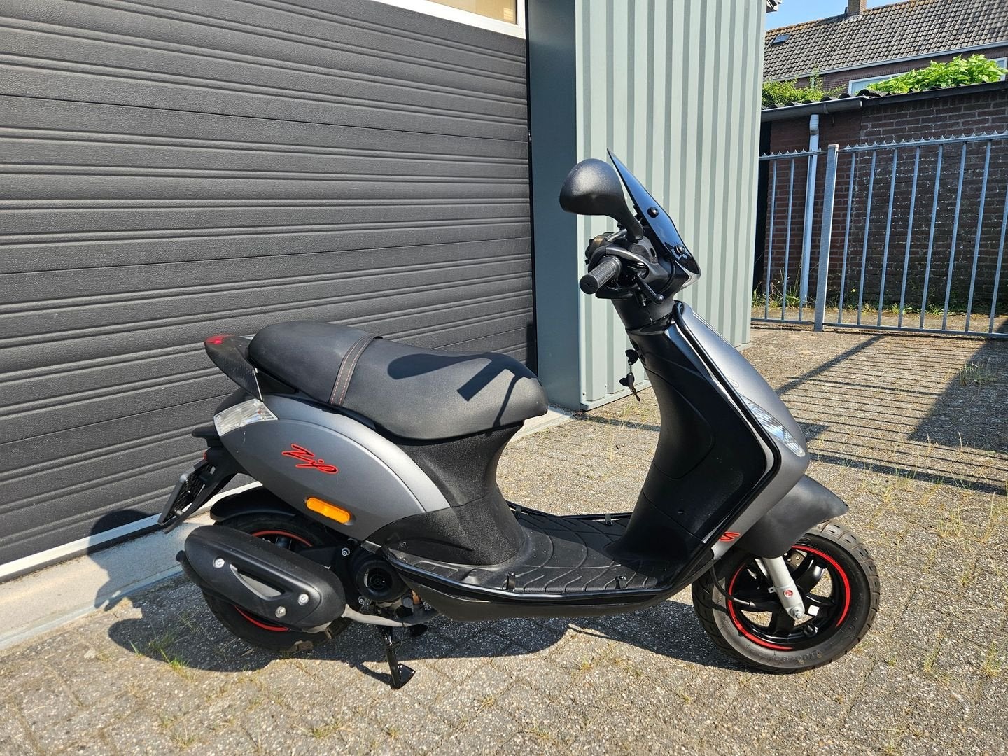 PIAGGIO ZIP 4T E4 BROM 2019 MAT GREY 1927 KM + OPTIES!, Onbekend, Ophalen of Verzenden, Zo goed als nieuw, Onbekend