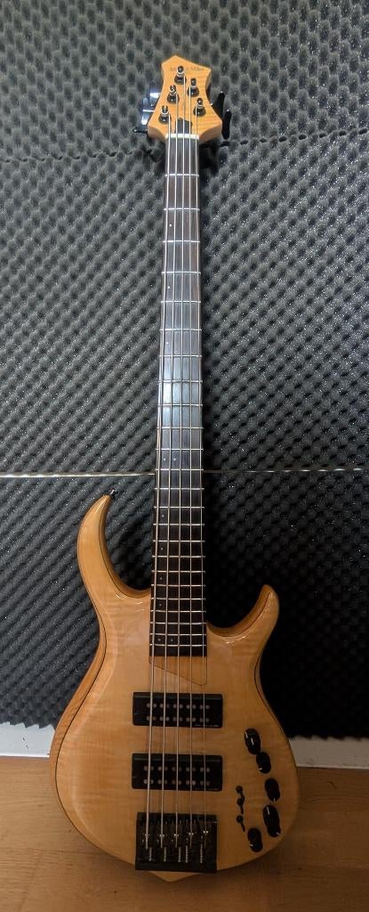 Sire M7 5 string Bass guitar, Ophalen of Verzenden, Gebruikt, Elektrisch, 5-snarig