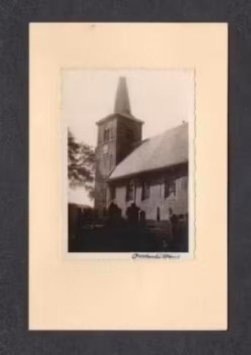 Foto Oosterlittens Margarethakerk Kerkhof Graven Jaren 30., Verzamelen, Foto's en Prenten, Foto, Ophalen of Verzenden, Zo goed als nieuw