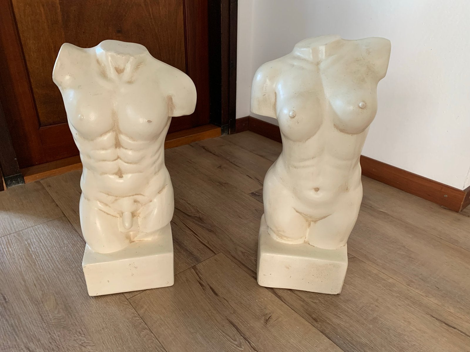 Set van 2 torso beelden, man en vrouw, 50 cm hoog, Antiek en Kunst, Kunst | Beelden en Houtsnijwerken, Ophalen, Groep mensen, 50 - 100 cm