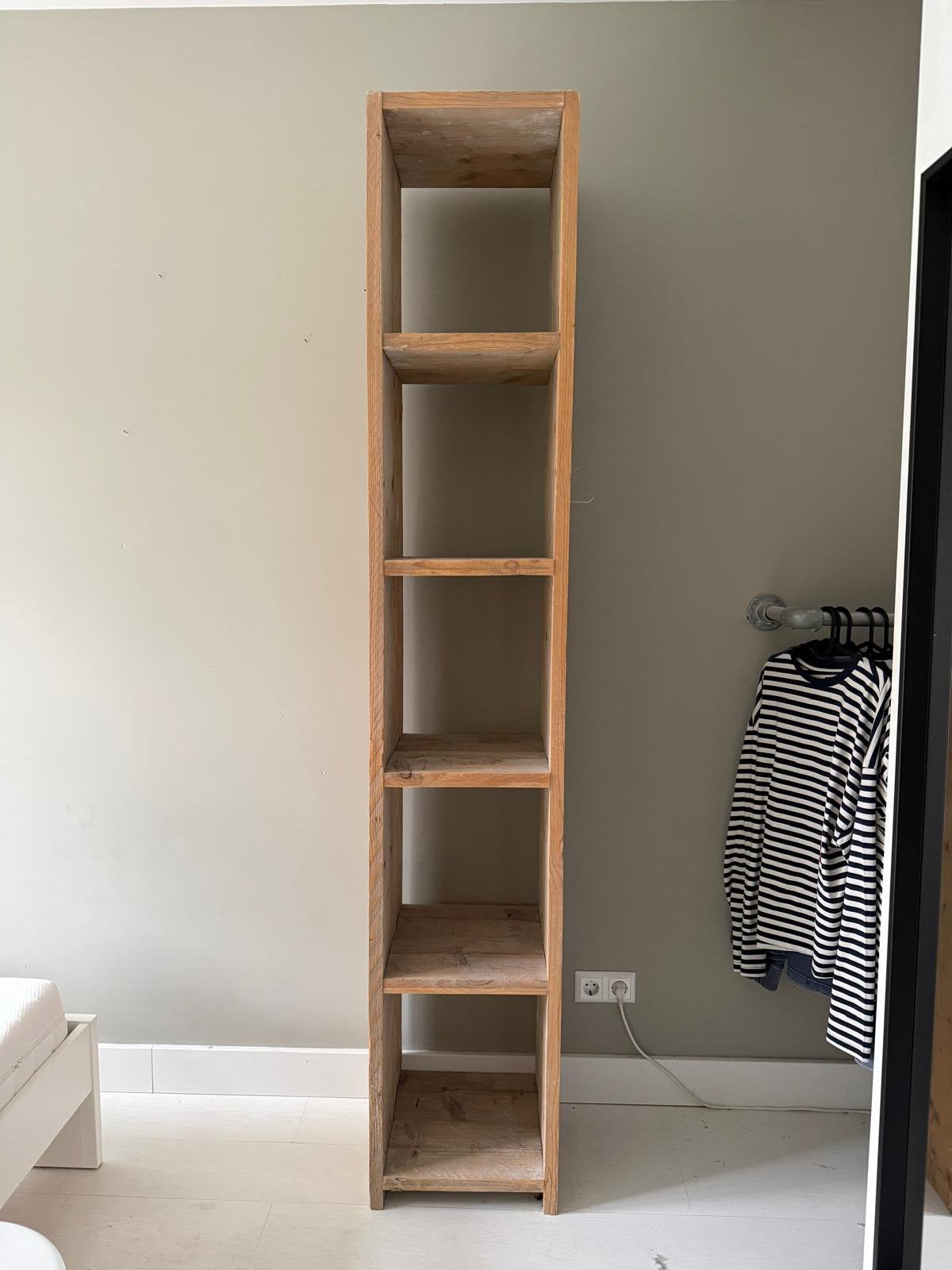 Sloophouten kast vakkenkast, Ophalen, Met plank(en), Minder dan 50 cm, Gebruikt