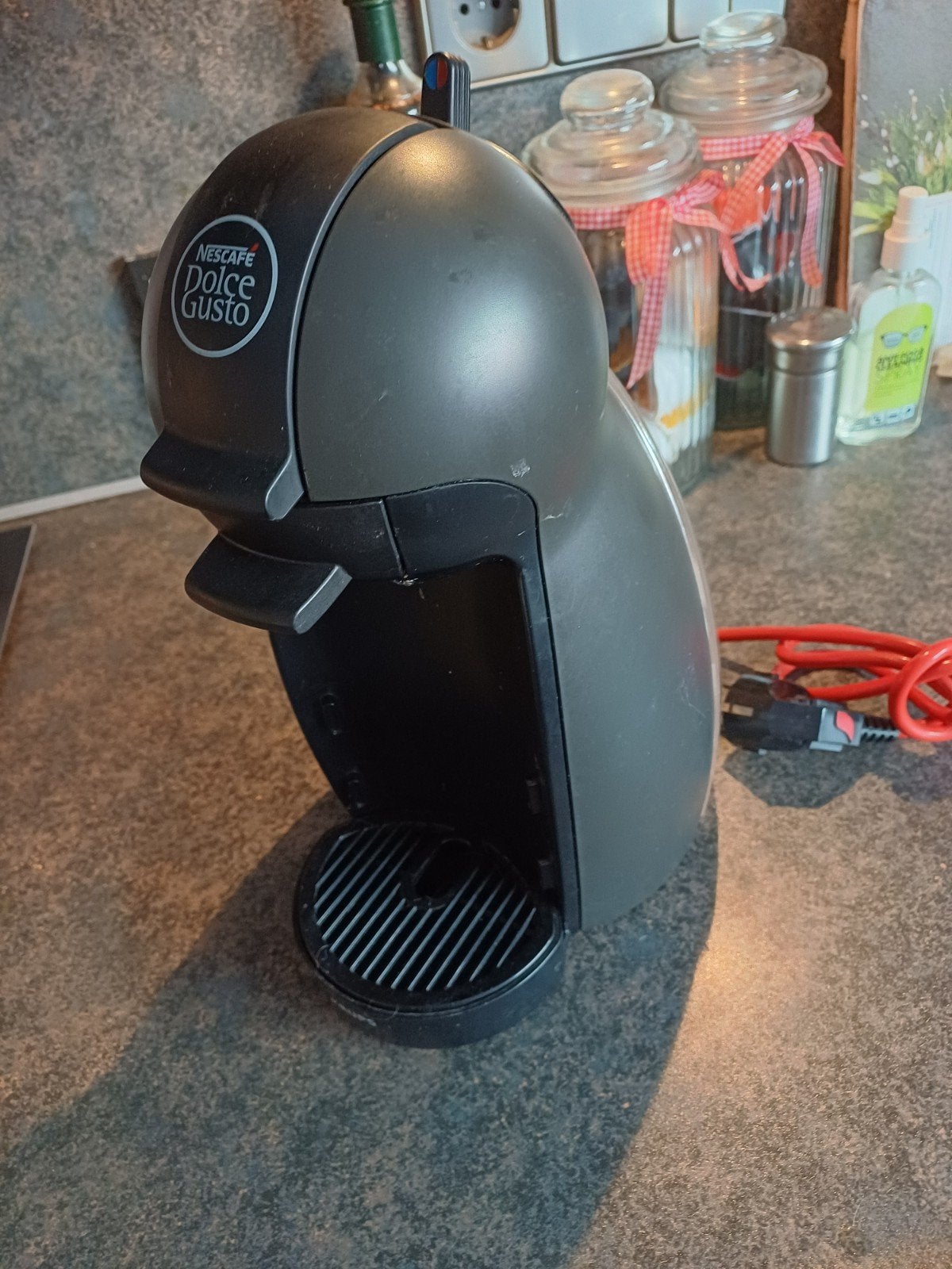 Dolce Gusto Nescafe Koffie apparaat, Ophalen of Verzenden, Zo goed als nieuw, Koffiemachine, Koffiepads en cups