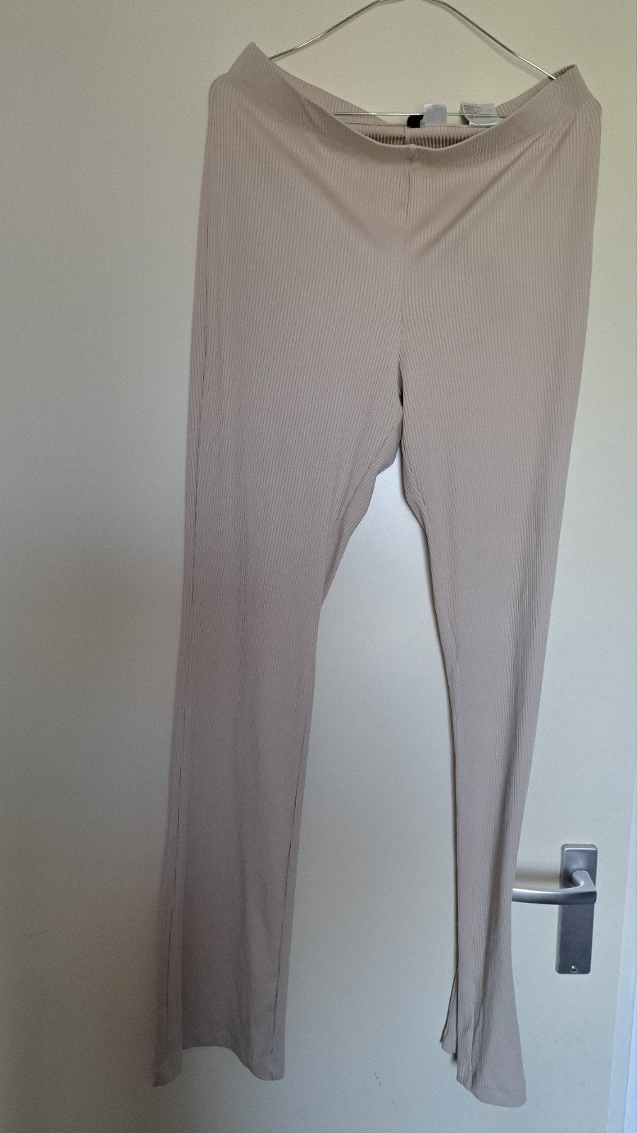 H&M Geribbelde Broek - Maat M, Maat 38/40 (M), H&M, Beige, Ophalen of Verzenden