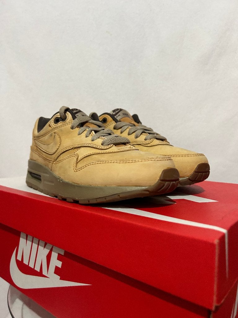 NIEUW! Maat 38 - Nike Air Max 1 Leather Premium Wheat Pack, Overige kleuren, Verzenden, Nike, Nieuw