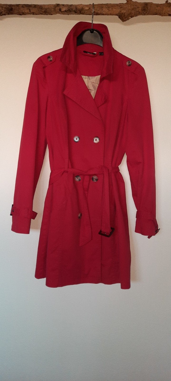 Rode trenchcoat maat 40, Ophalen of Verzenden, Zo goed als nieuw, Maat 38/40 (M), Rood