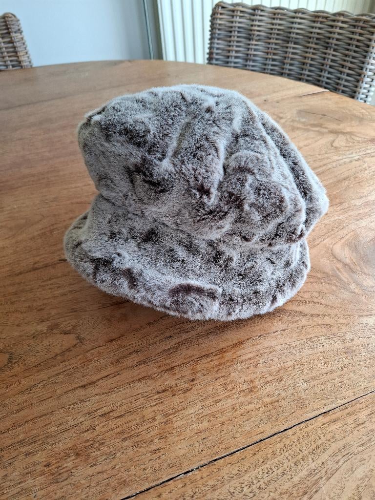 Fraaie heerlijk warme winterhoed, Ophalen of Verzenden, Nieuw, 58 cm (L, 7¼ inch) of meer, Hoed