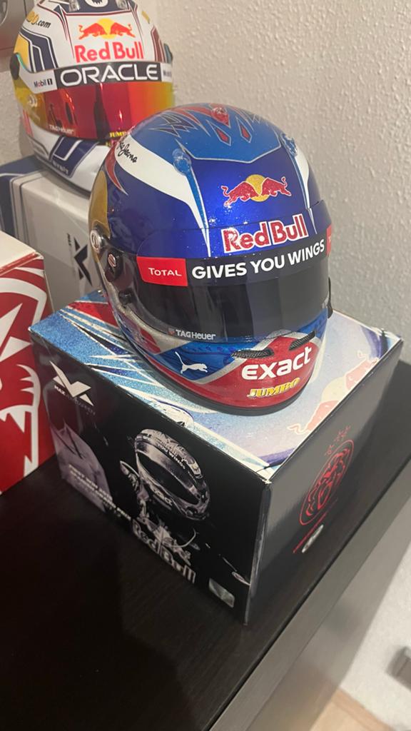 Max Verstappen Helm 1:2 - 2016 (First Win), Ophalen of Verzenden, Zo goed als nieuw, Formule 1