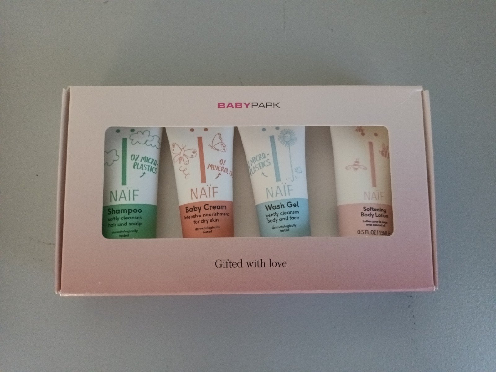 Naif babypark giftset baby 4x 15 ml shampoo body lotion mini, Sieraden, Tassen en Uiterlijk, Ophalen of Verzenden, Nieuw, Bad & Douche